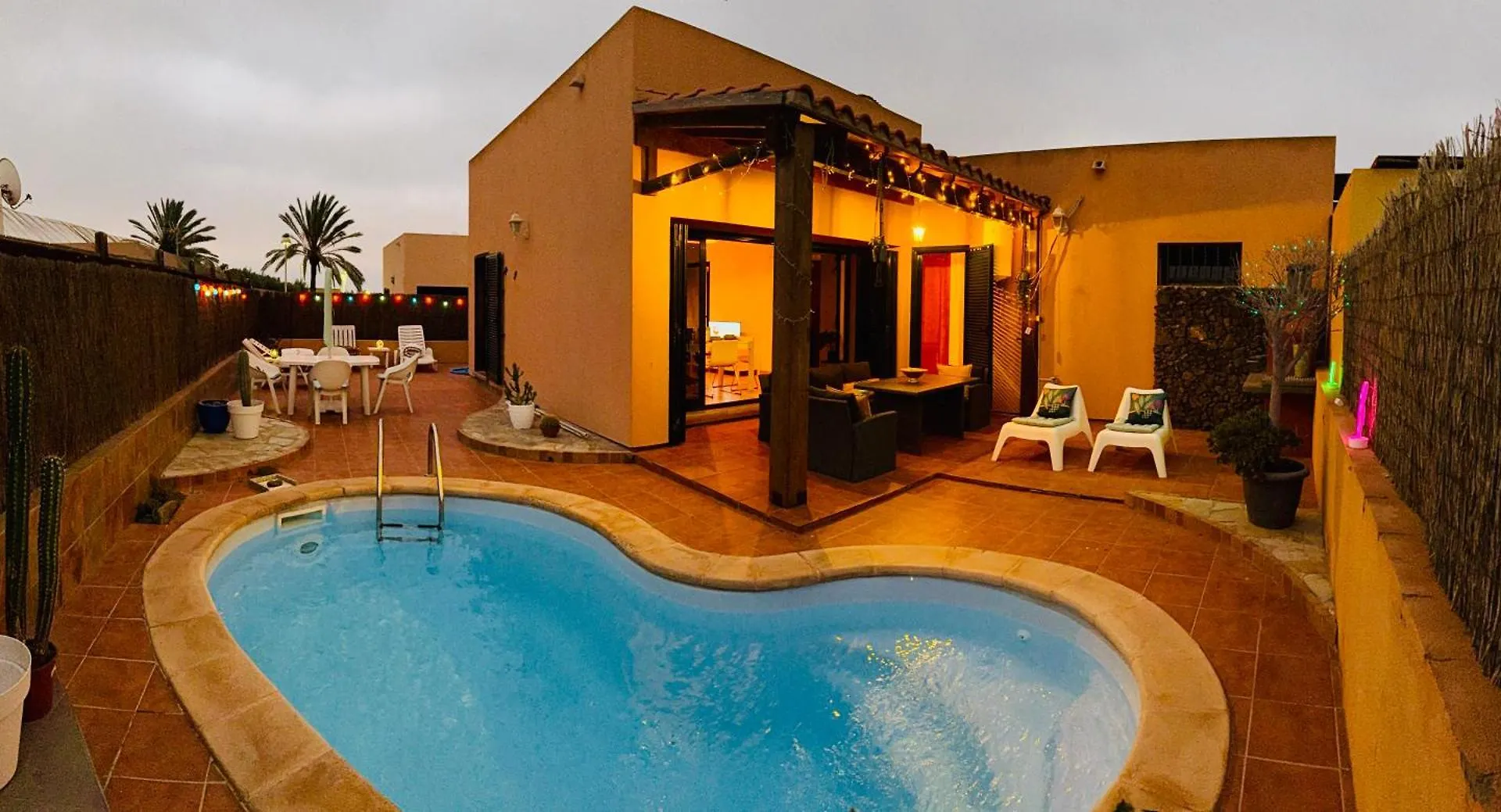 Nur House Villa And Private Pool ラ・オリーバ